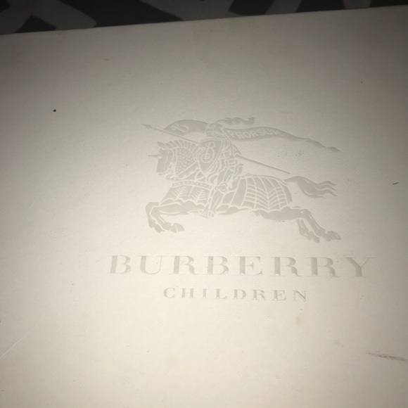 Children Burberry sneakers - Picture 2 of 3